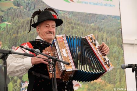 V Snoviku je potekala 5. tradicionalna prireditev z naslovom Cvetoča jesen  (48)